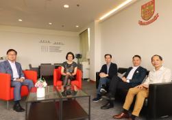 （左起）胡志遠教授、洪之韻醫生、吳兆文教授、林曉鋒教授．工程師, JP 和岑健威先生